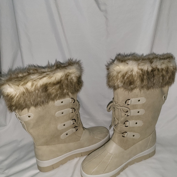 Boots - Picture 3 of 3